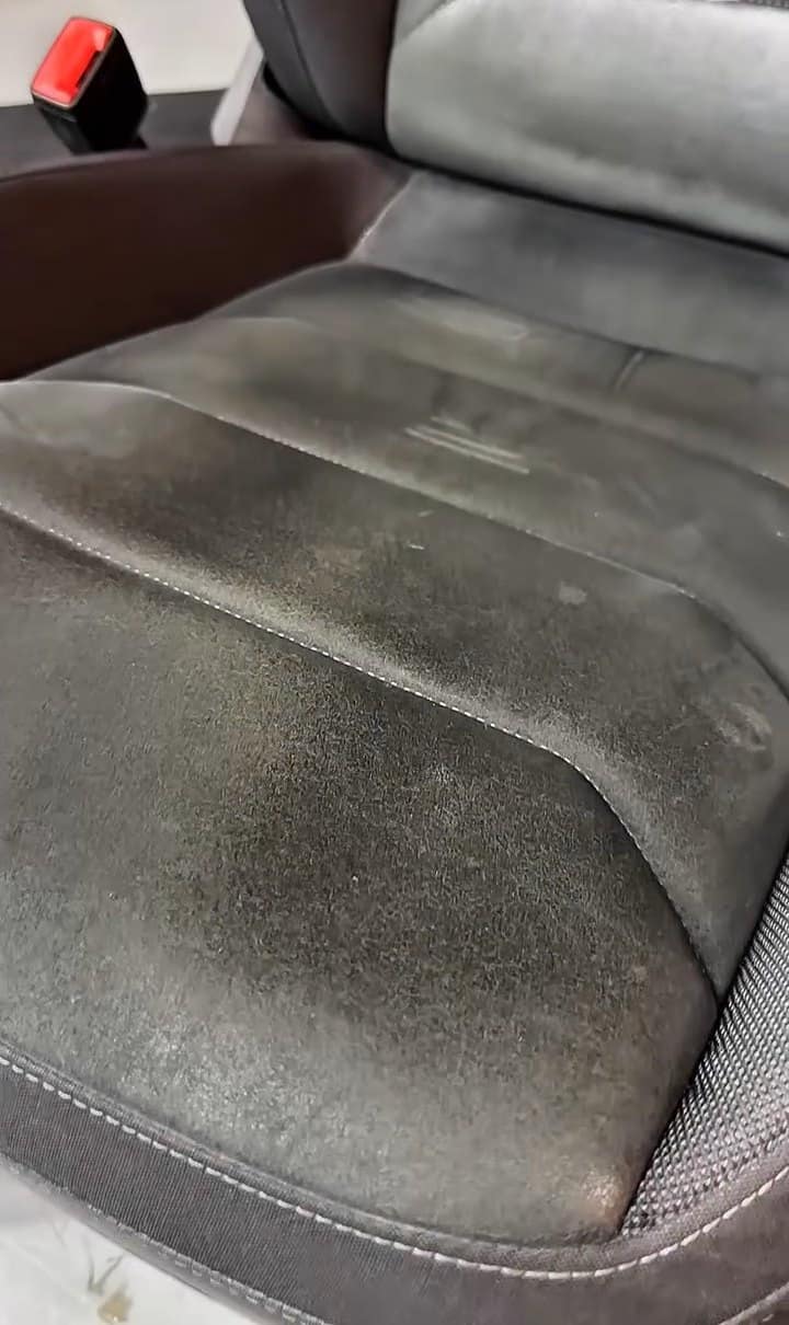 Șezutul unui scaun textil — înainte.